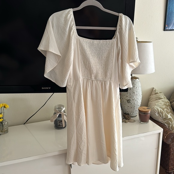 Off white flowy dress - Picture 2 of 2